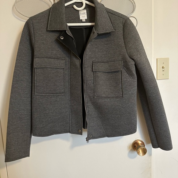 Grey Jack - Picture 1 of 3